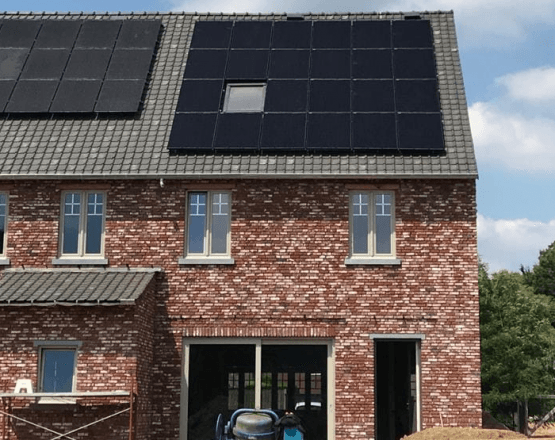 Plaatsen van een nieuw dak Brustem, Limburg